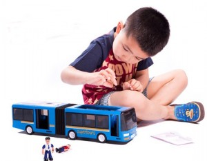 Simba articulate bus toy